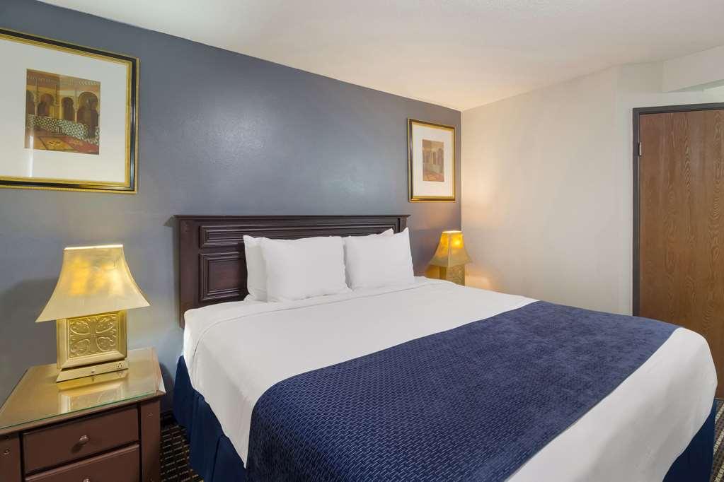 Rodeway Inn Houston North Greenspoint Rom bilde
